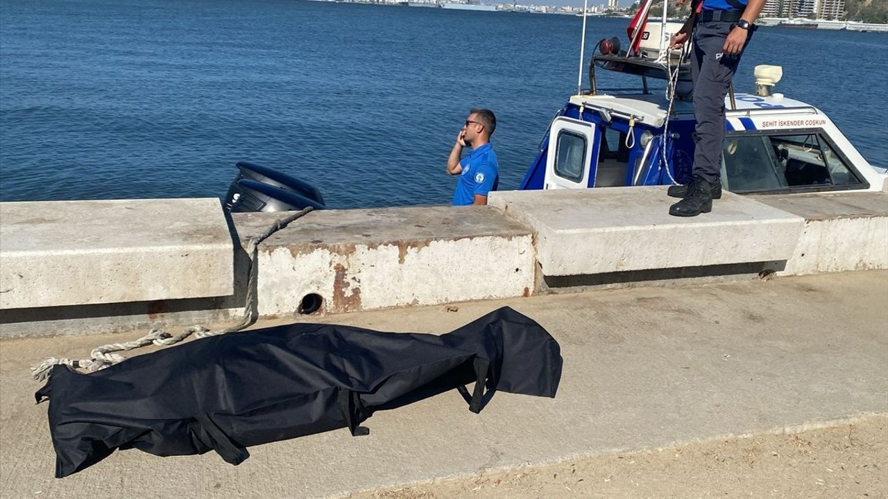 İzmir'de Denizde Bulunan Ceset Üzerine Bir Kişi Gözaltına Alındı