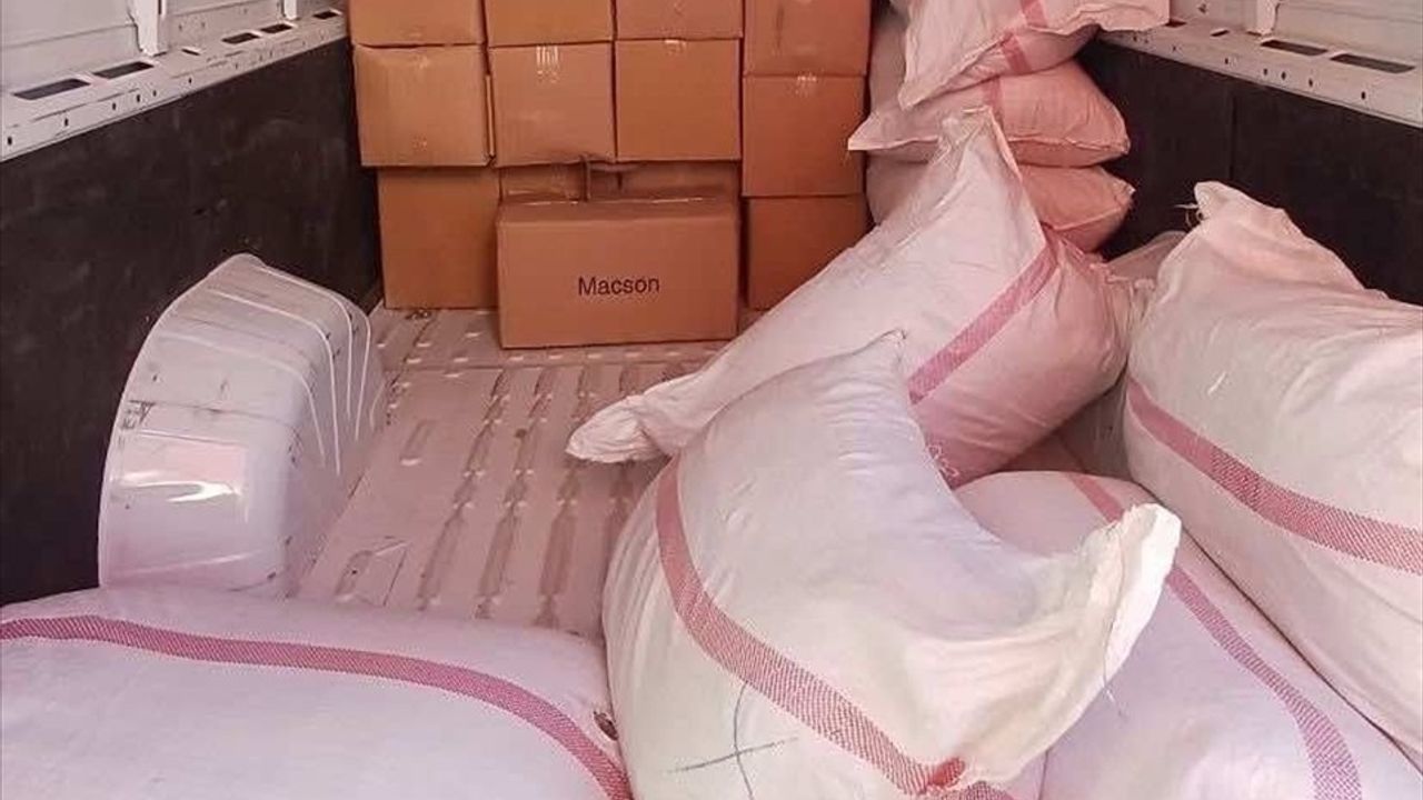 İzmir'de Kaçakçılık Operasyonu: 4 Şüpheli Yakalandı