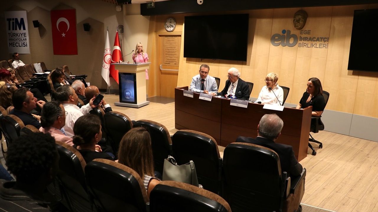 İzmir'de Uluslararası Öğrencilere Ticaret Elçiliği Eğitimi Başlatıldı