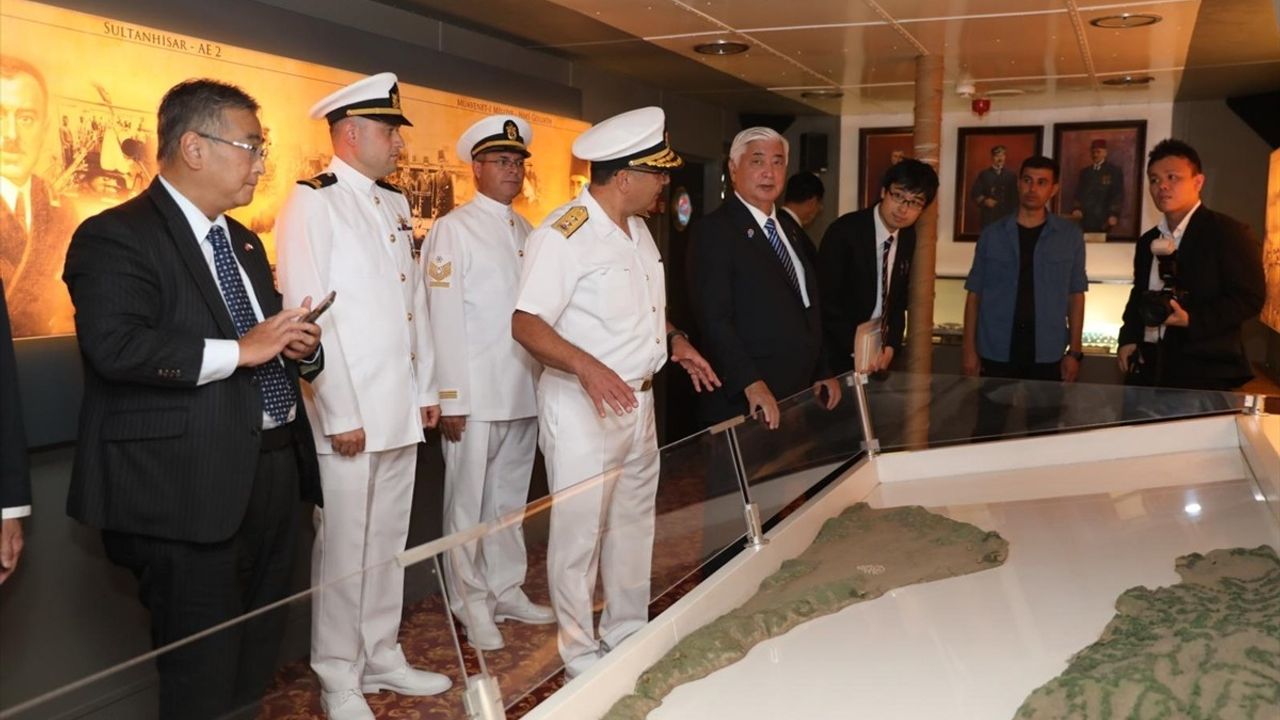 Japonya Savunma Bakanı Nakatani, İstanbul Tersanesi'ni Ziyaret Etti