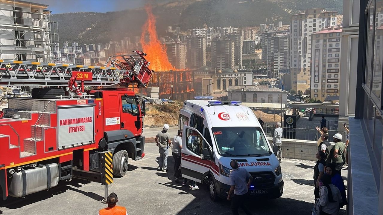 Kahramanmaraş'ta Lojmanda Yangın Çıktı