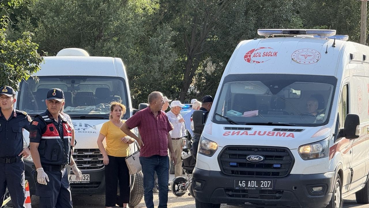 Kahramanmaraş'ta Yayalara Çarpan Otomobil Kazası: İki Ölü, Üç Yaralı
