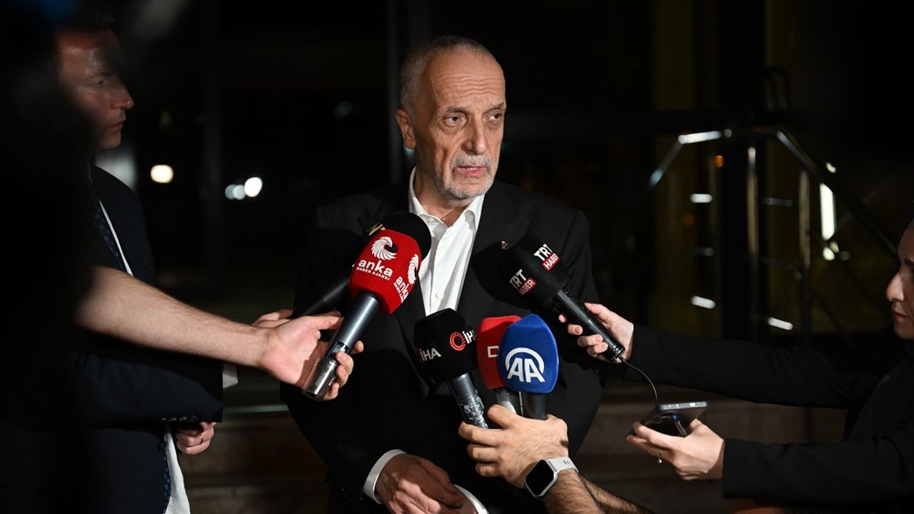 Kamu İşçilerine Yeni Zam Teklifi Açıkladı
