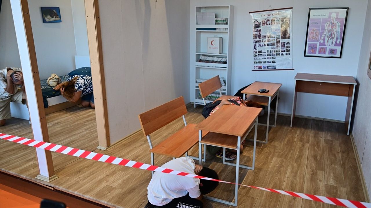 Kandilli Rasathanesi Halka Açıldı