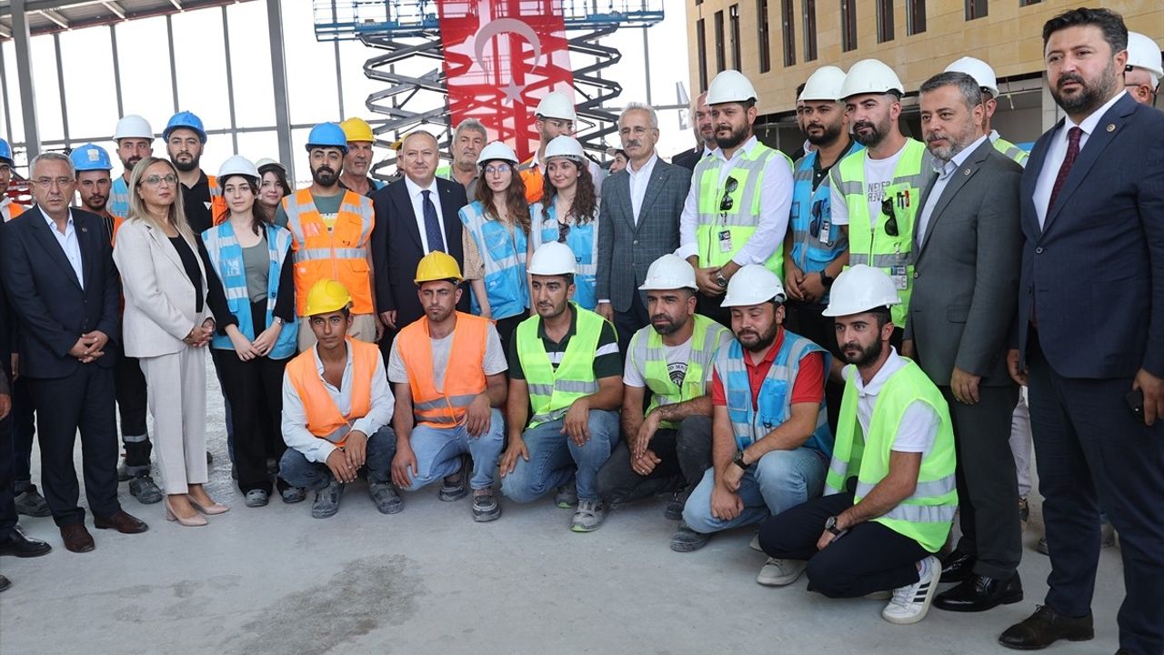 Kapadokya Havalimanı'nın Yeni Terminal İnşaatı İncelendi