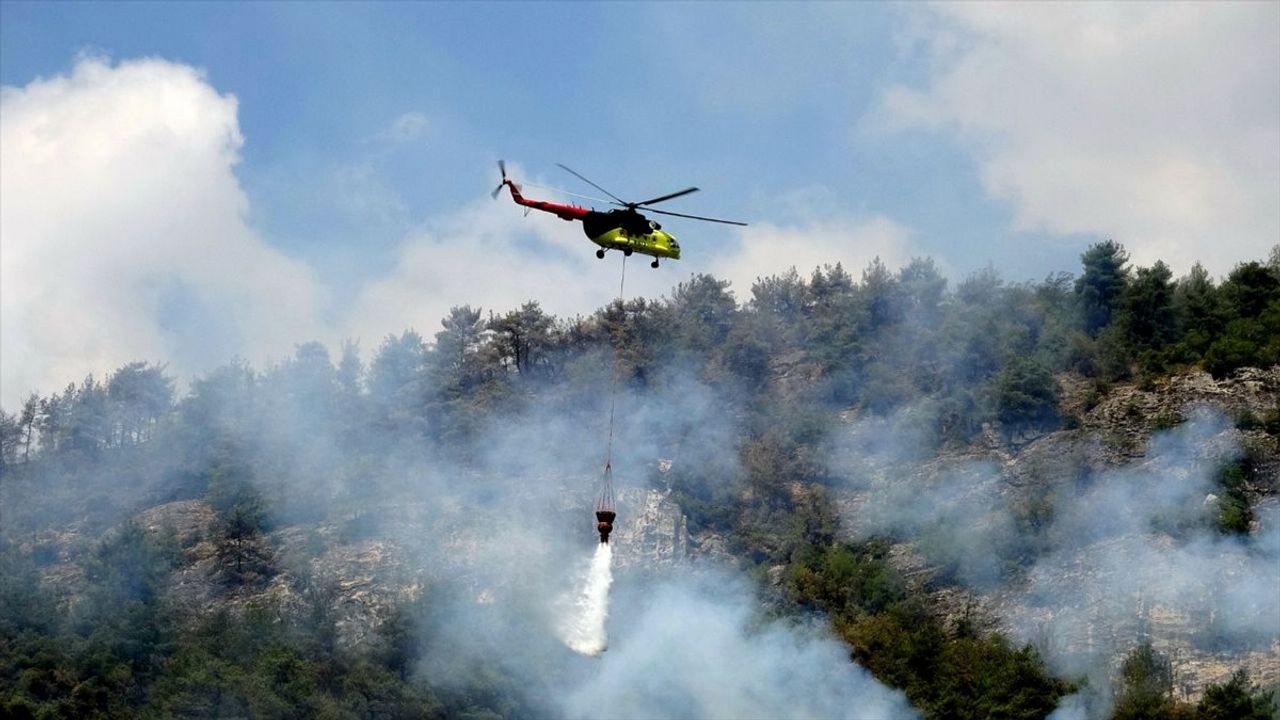 Karabük'te Orman Yangını Kontrol Altına Alınıyor