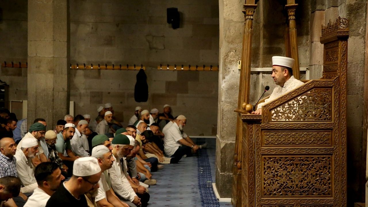 Kayseri'de Gurbetçiler Tarihi Camide Buluştu