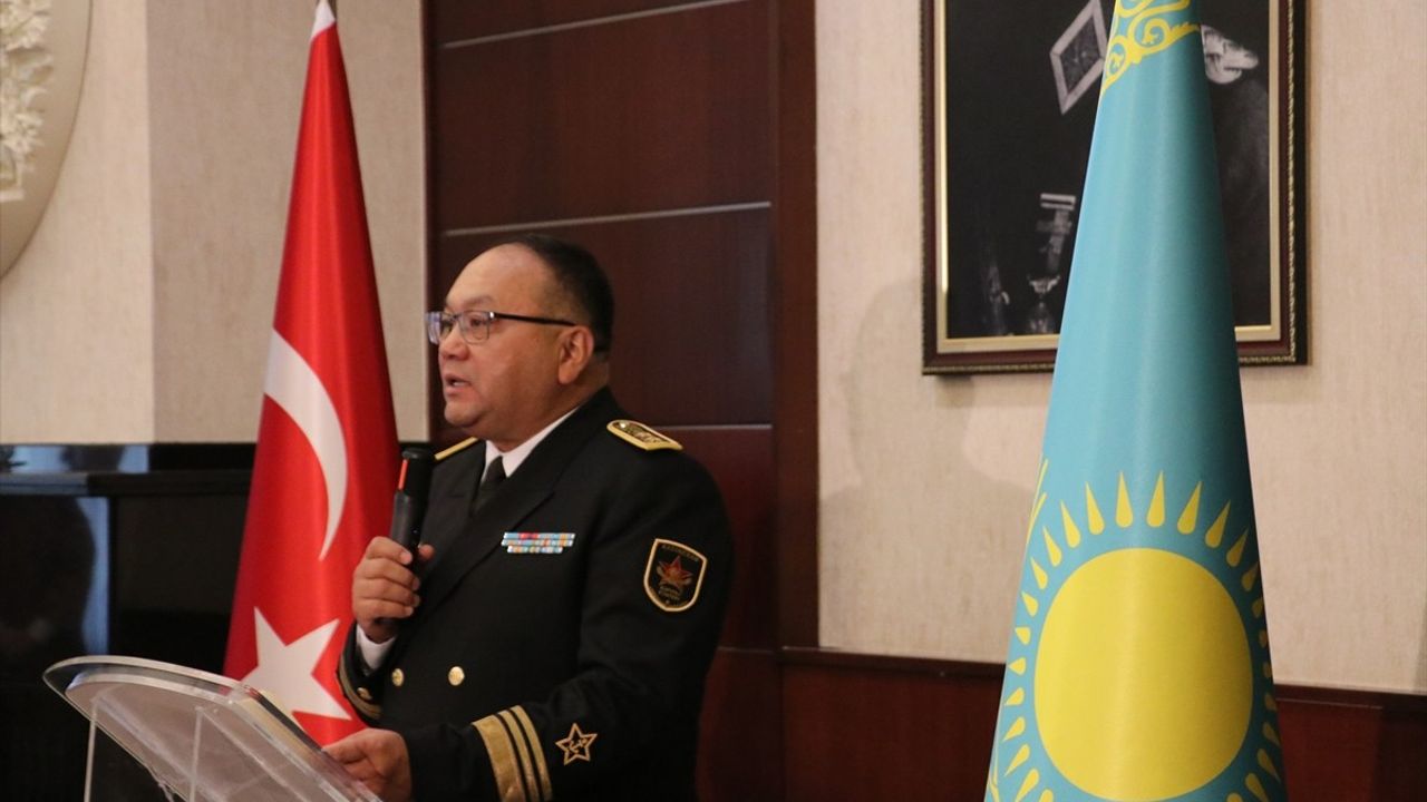 Kazakistan'da 30 Ağustos Zafer Bayramı Kutlaması
