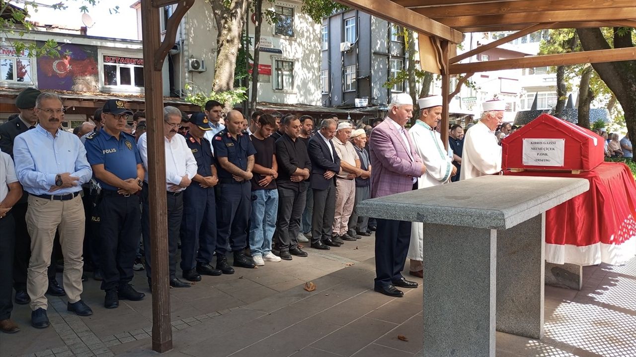 Kıbrıs Gazisi Necmi Çiçek Son Yolculuğuna Uğurlandı