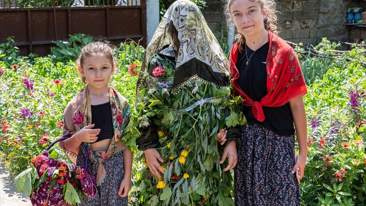 Kırklareli'nde Yağmur Dadalası Geleneği Yeniden Canlandı