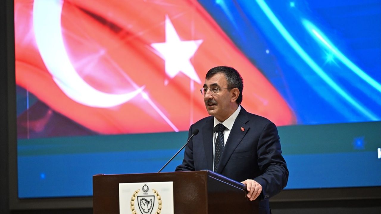 KKTC'de E-Devlet Mobil Uygulaması Tanıtıldı