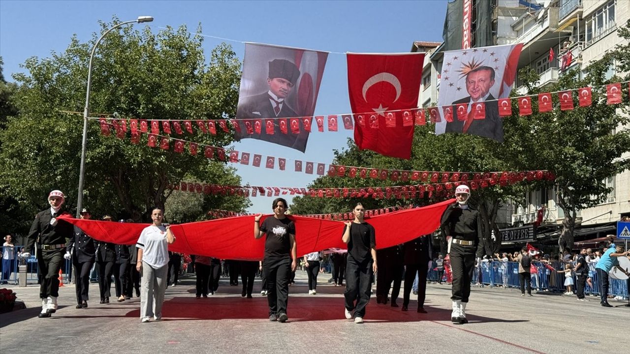 Konya ve Çevresinde 30 Ağustos Zafer Bayramı Coşkuyla Kutlandı