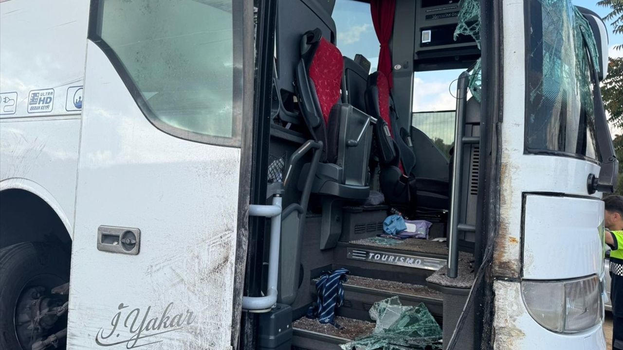 Kuzey Marmara Otoyolu'nda Trajik Kaza: 3 Ölü, 20 Yaralı