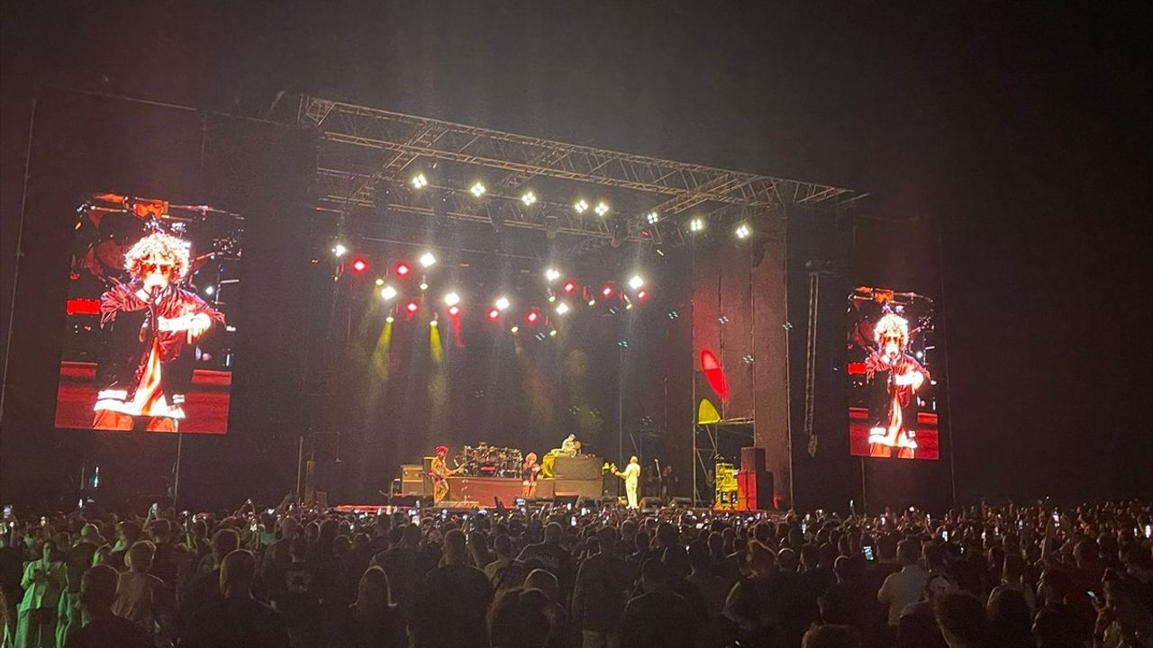Limp Bizkit İstanbul'da 14 Yıl Aradan Sonra Hayranlarıyla Buluştu