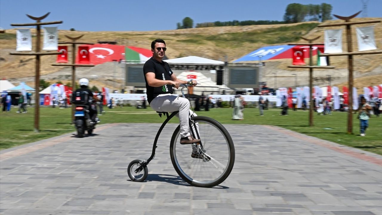 Malazgirt Zaferi Kutlamaları Ahlat'ta Tüm Coşkusuyla Sürüyor