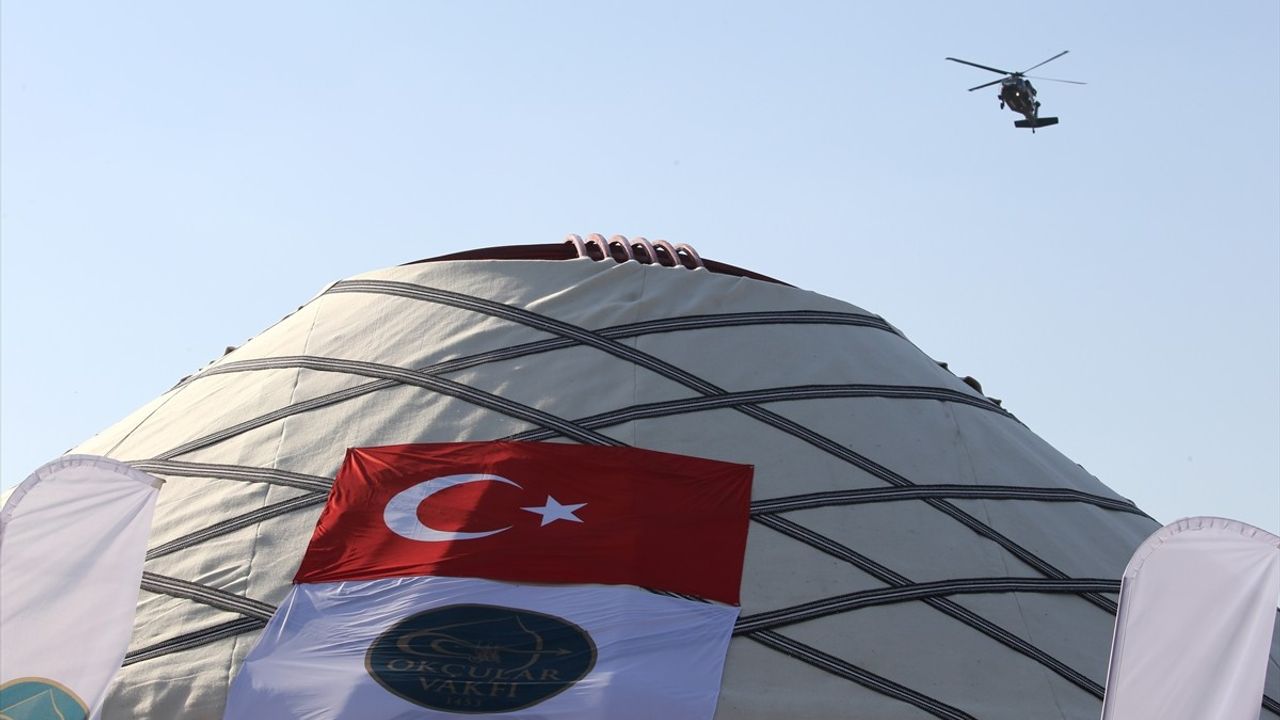 Malazgirt Zaferi Kutlamalarında Jandarma'nın Hava Gösterisi Coşkusu