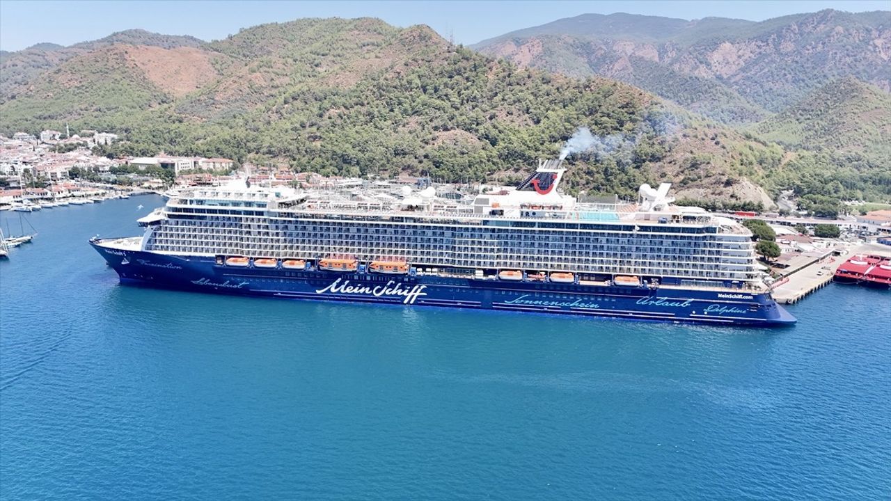 Marmaris'e Gelen Mein Schiff 5 Kruvaziyeri Büyük İlgi Gördü