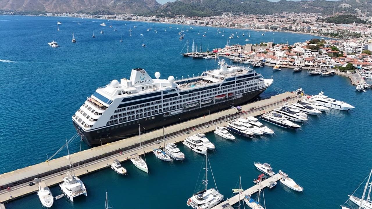 Marmaris'e İki Kruvaziyer Ziyareti
