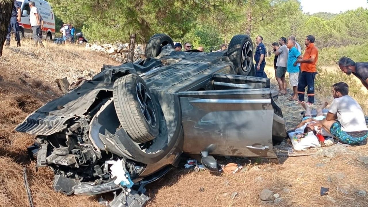 Marmaris'te Otomobil Çarpışması: 5 Yaralı
