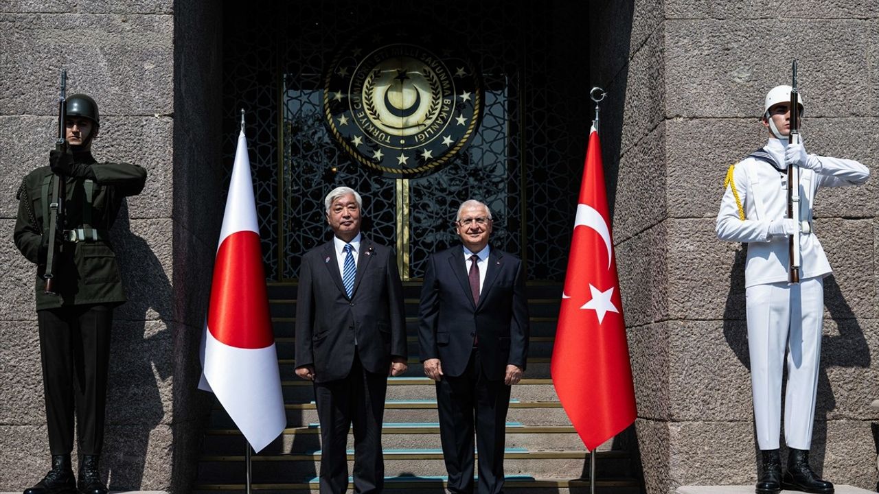 Milli Savunma Bakanı Güler ve Japon Mevkidaşı Nakatani Buluştu