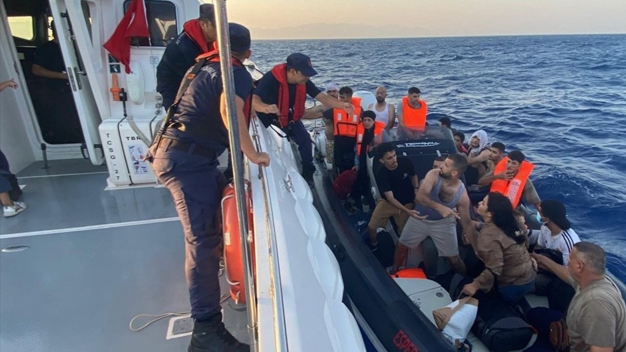Muğla Açıklarında Düzensiz Göçmen Kurtarma Operasyonu