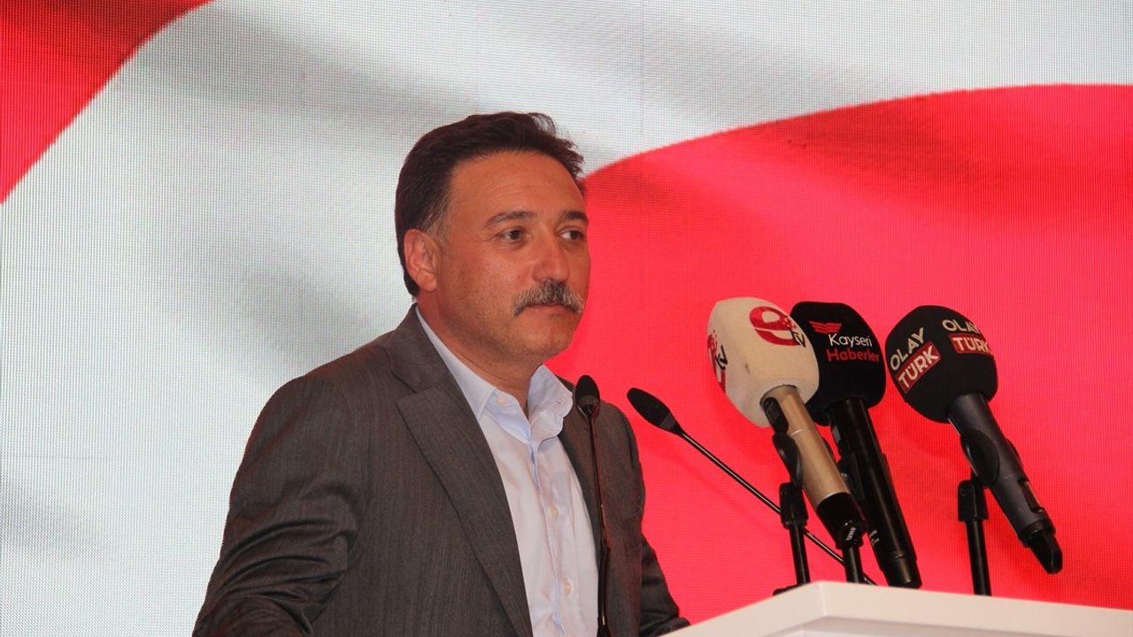 Mustafa Elitaş: 'Milli Birlik ve Beraberlik için Çalışmalıyız'