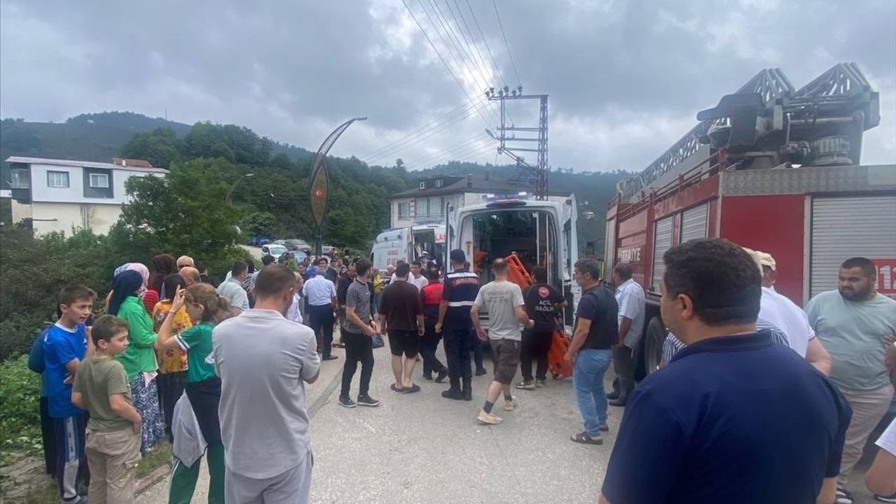 Ordu'da Tarım Aracının Devrilmesi Sonucu 4 Yaralı