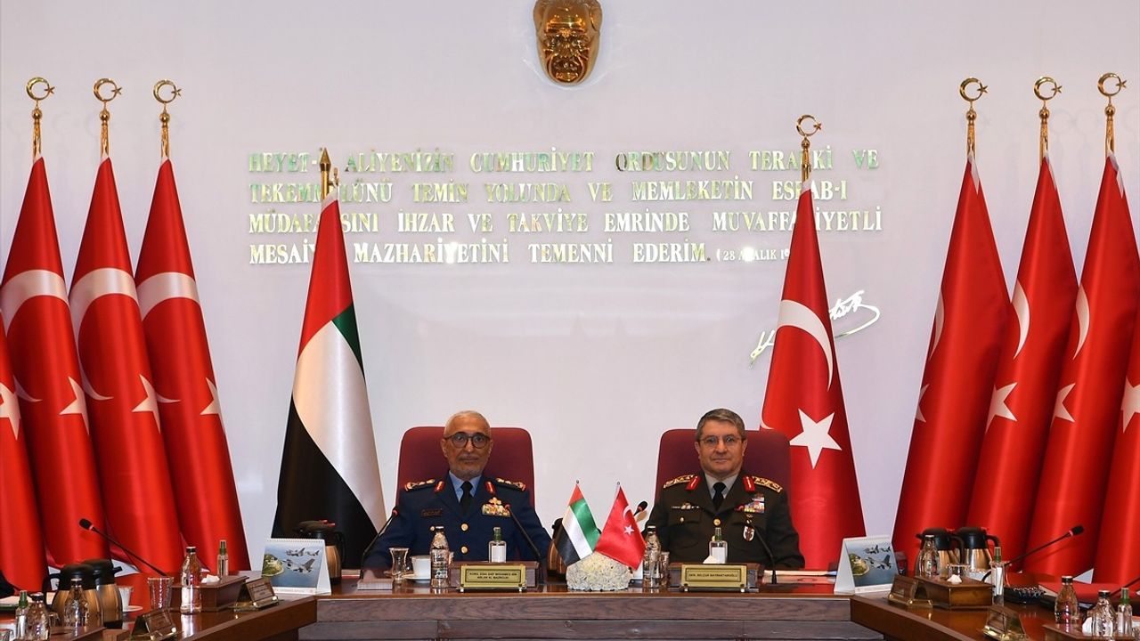 Orgeneral Bayraktaroğlu, BAE Genelkurmay Başkanı Al Mazrouei'yi Ağırladı