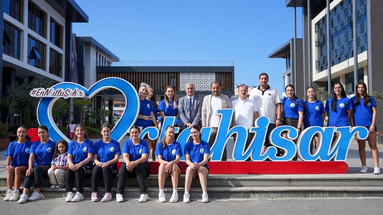 Ortahisar Belediyespor, Hentbol Kadınlar Süper Ligi'nde Yeni Sezona 15 Oyuncuyla Başlıyor