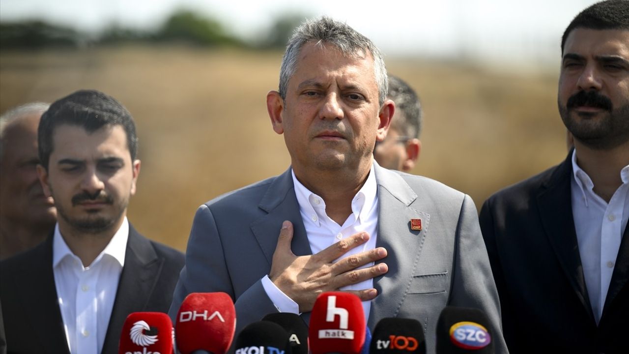 Özgür Özel'den İmamoğlu ve Diğer Tutuklulara Destek Ziyareti