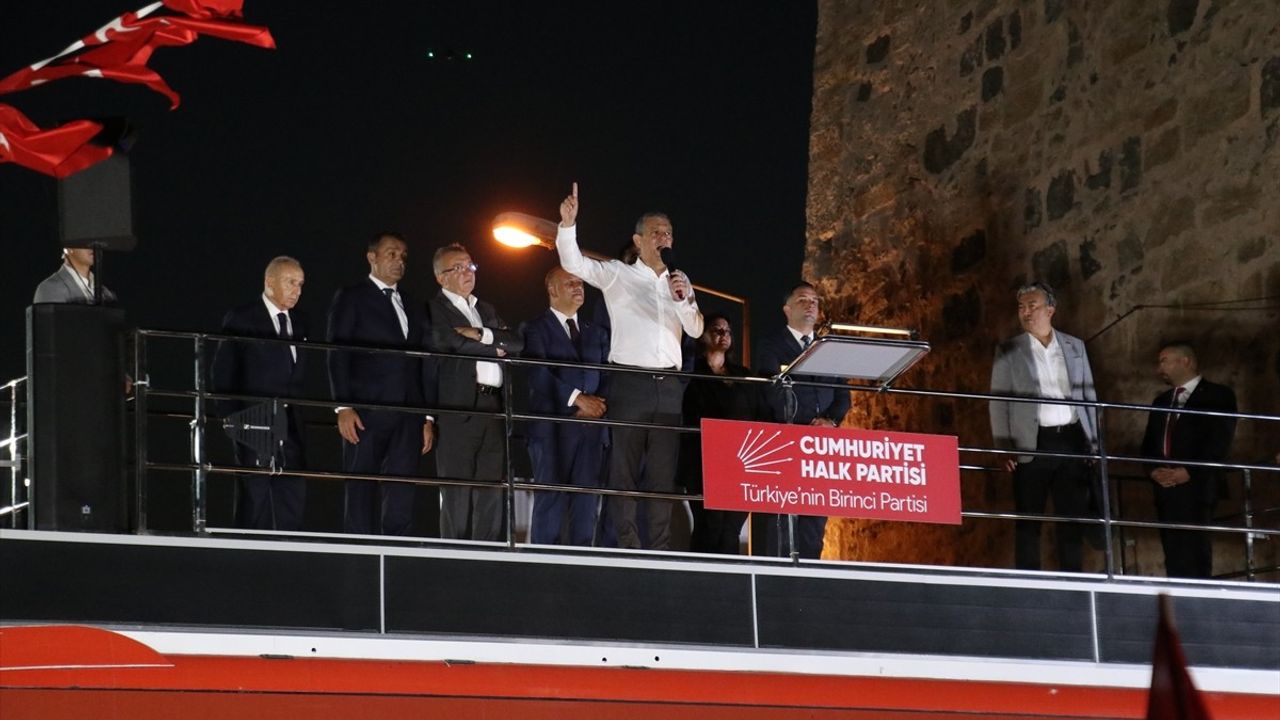 Özgür Özel Sinop'ta İşsizlik ve Ekonomi Üzerine Konuştu