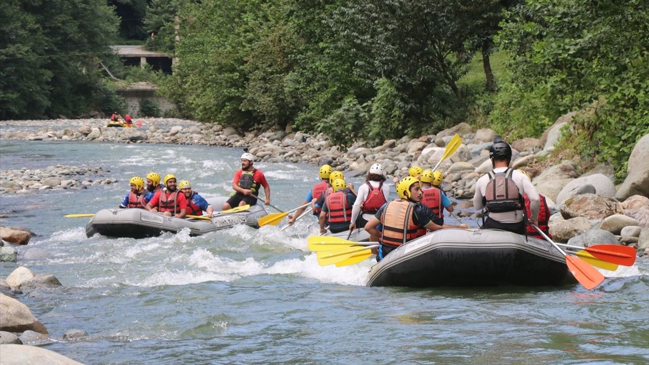 Rize'de Rafting Keyfi: Adrenalinin ve Eğlencenin Adresi