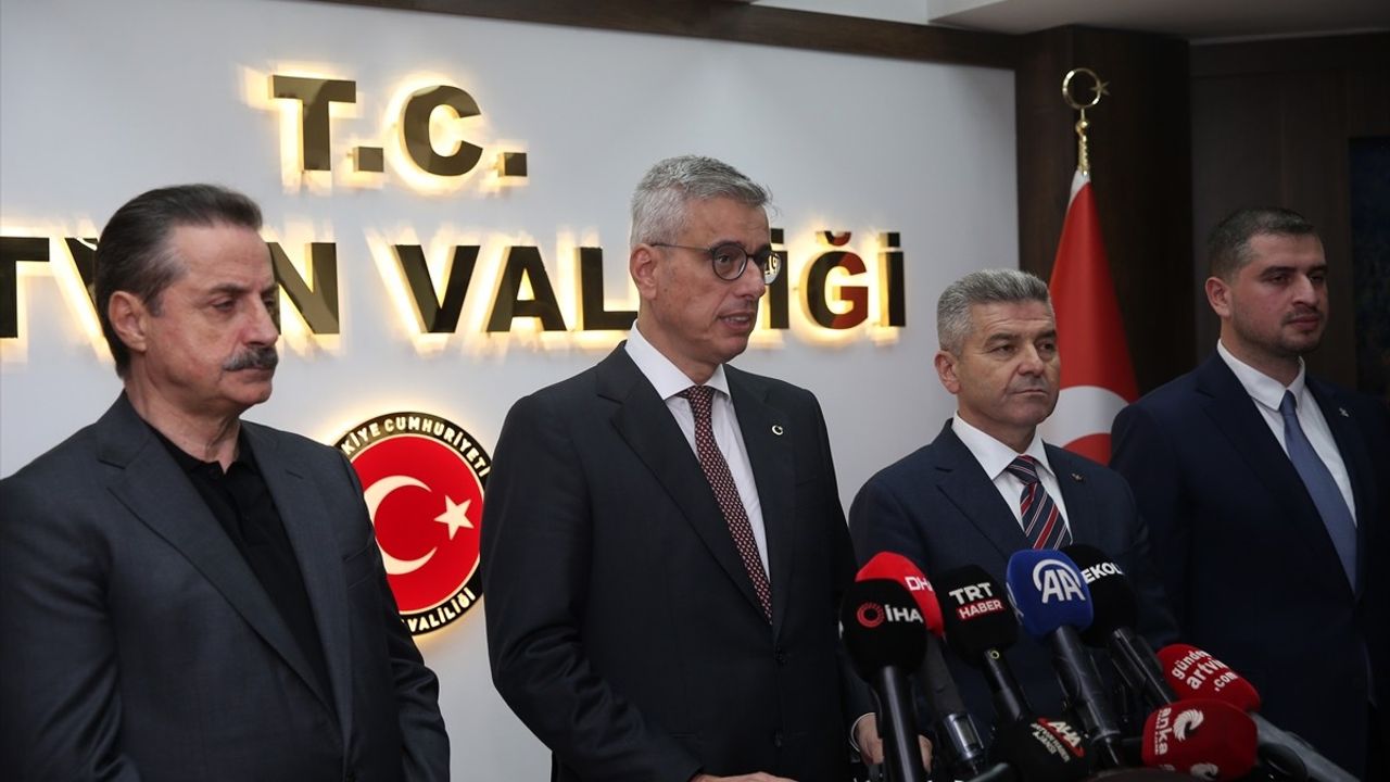 Sağlık Bakanı Kemal Memişoğlu'ndan Gazze'ye Tepki
