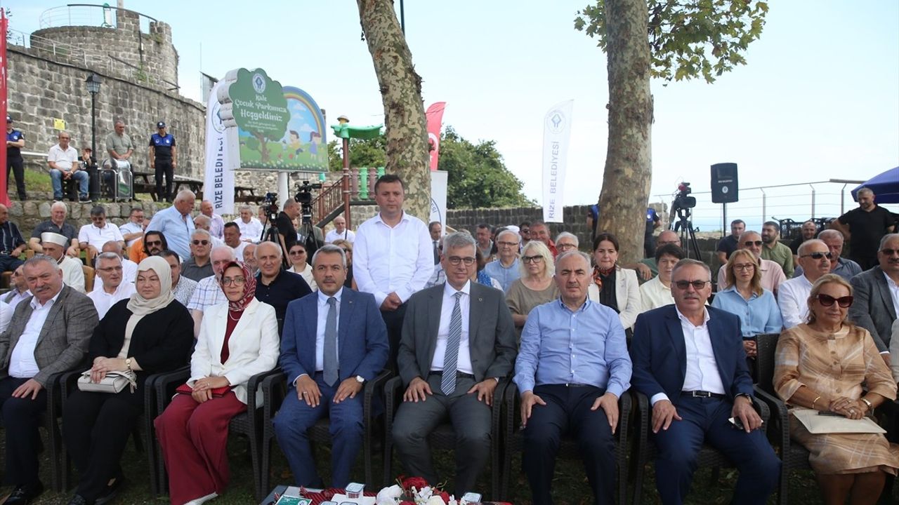 Sağlık Bakanı Kemal Memişoğlu Rize'de Ekrem Orhon'u Andı