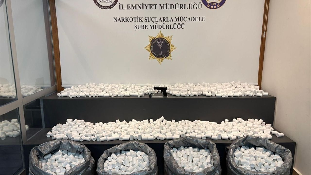 Samsun'da 171 Bin Sentetik Ecza Hapı Ele Geçirildi