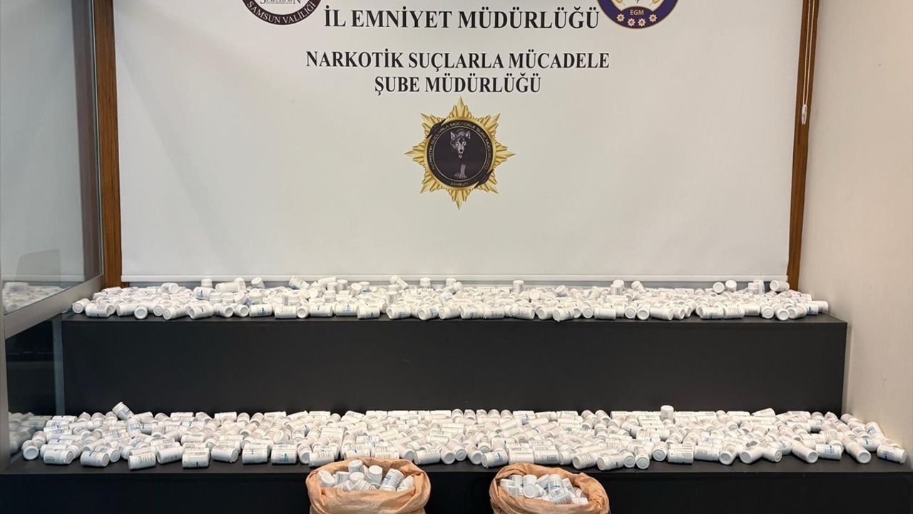 Samsun'da Ahıra Gizlenmiş 53 Bin 872 Sentetik Ecza Hapı Ele Geçirildi