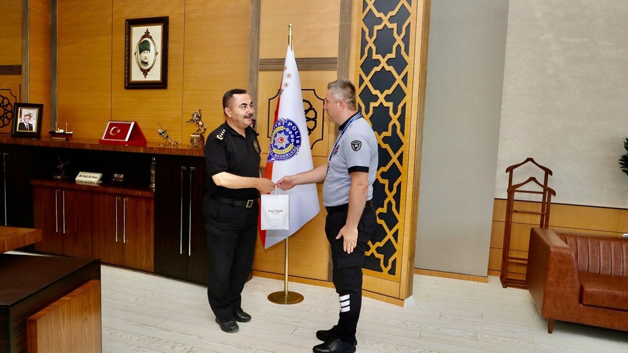 Samsun'da Güvenlik Görevlisi Dolandırıcılığı Önledi
