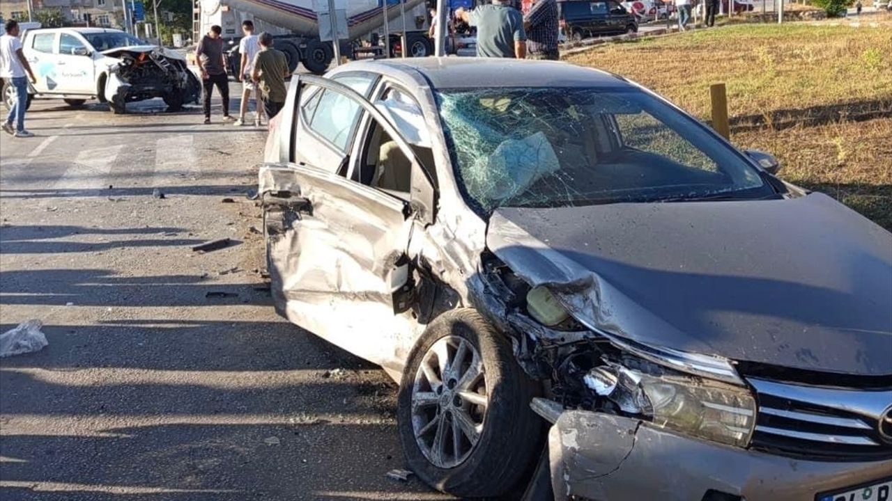 Samsun'da Trafik Kazası: 4 Yaralı