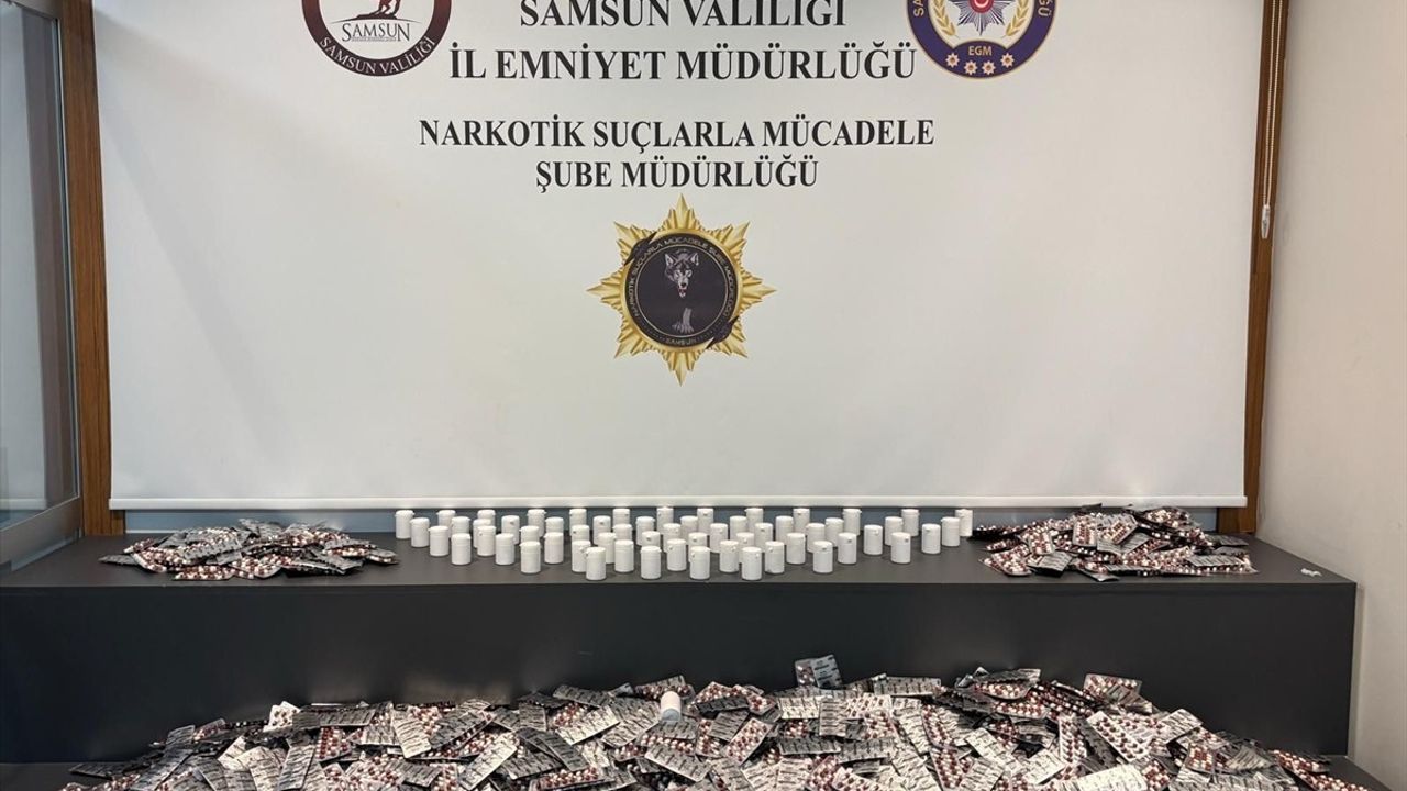 Samsun'da Valiz İçinde 24 Bin Sentetik Ecza Ele Geçirildi