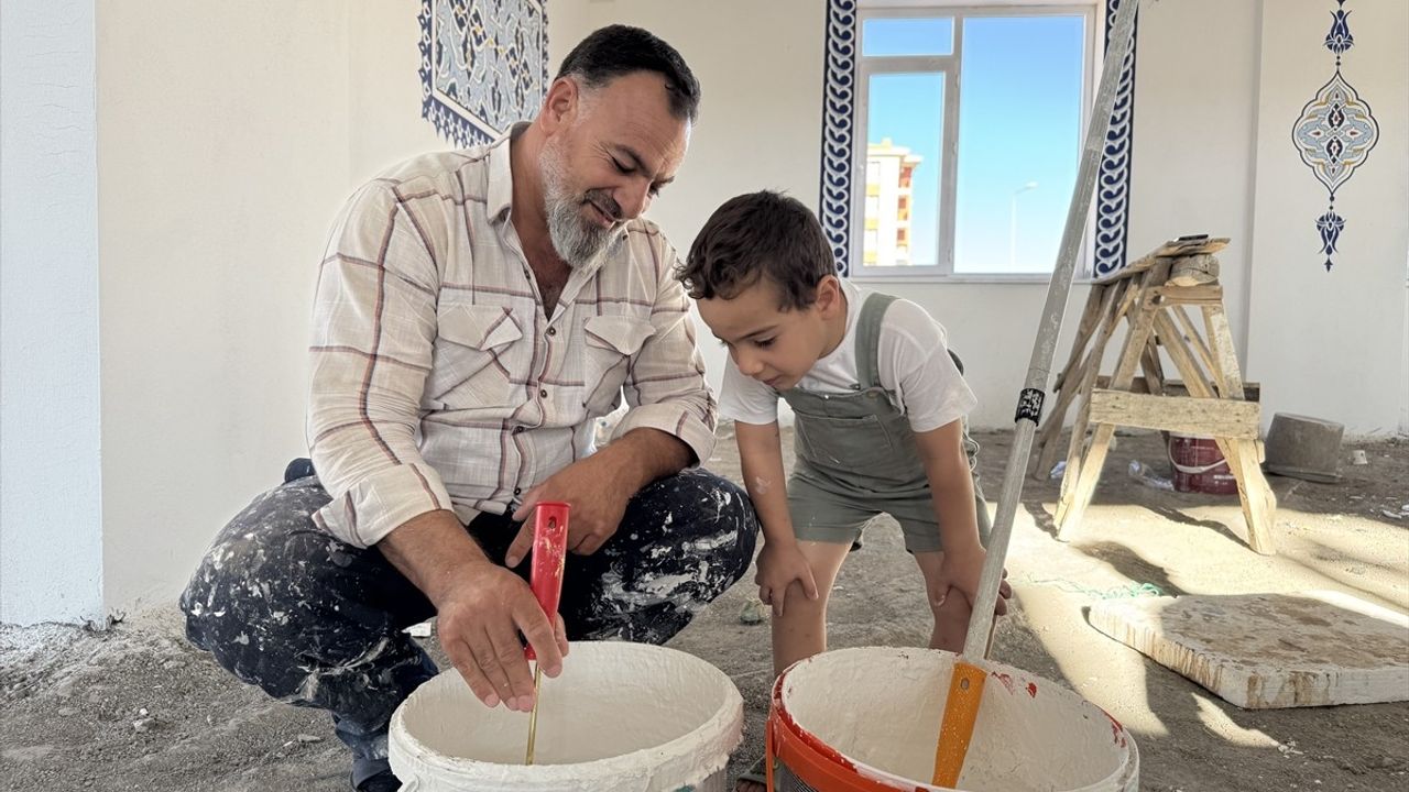 Şehit Oğlunun Anısına Hayırseverlik: Boya İşleriyle Destek Oluyor