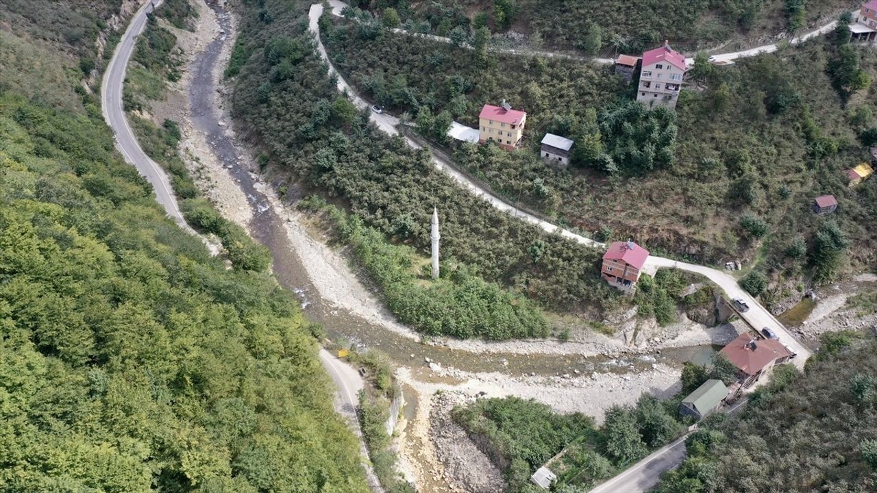 Sel Sularının Ardında Kalan Sembol: Yeşilköy Kızılçukur Camisi Minaresi