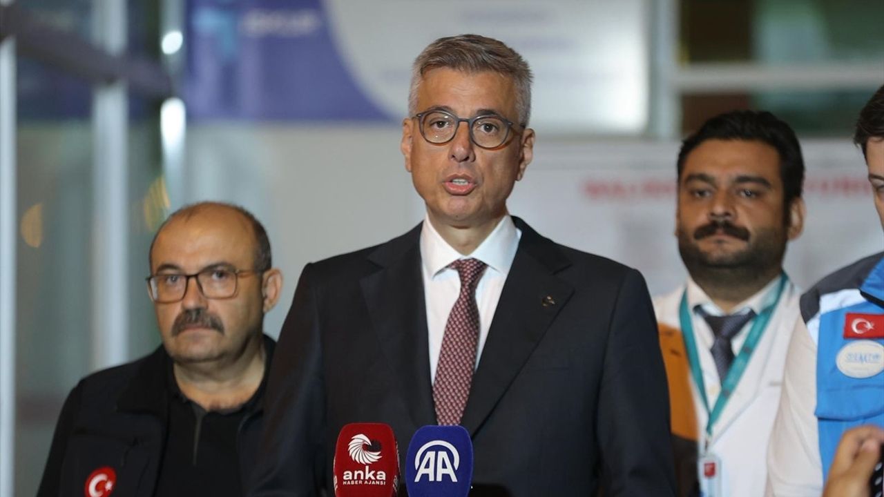 Sındırgı'daki 6,1 Büyüklüğündeki Depremin Ardından Sağlık Bakanı Açıklama Yaptı