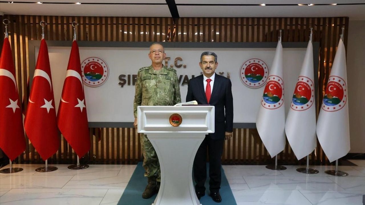 Şırnak'ta Askeri Ziyaret: Korgeneral Topaloğlu, Vali Ekici'yi Ziyaret Etti