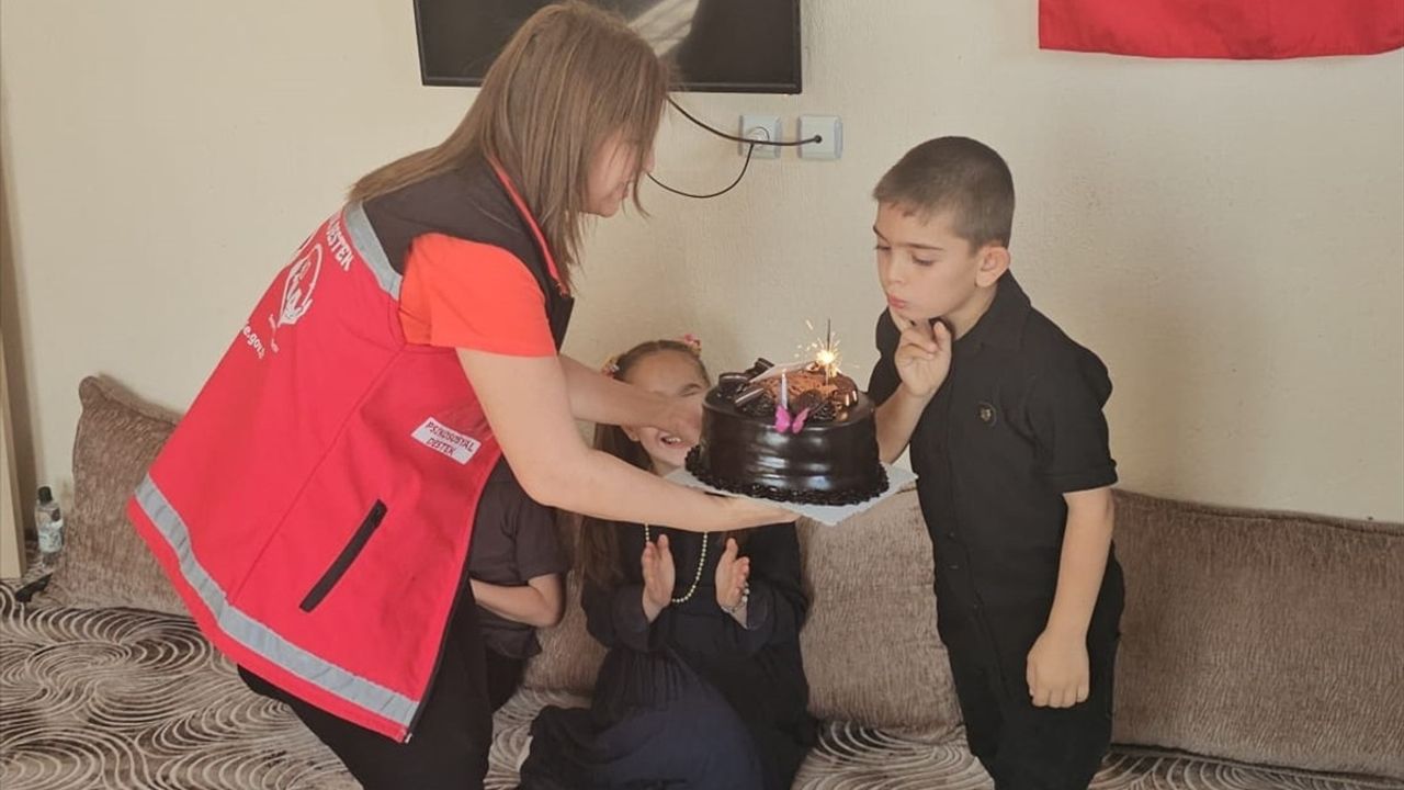 Şırnak'ta Şehit Oğluna Doğum Günü Sürprizi