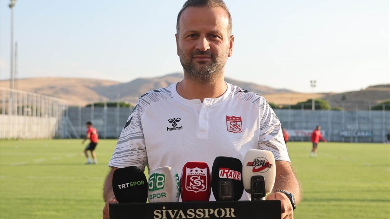 Sivasspor'un Hedefleri Yüksek: Osman Zeki Korkmaz Açıklamalarda Bulundu