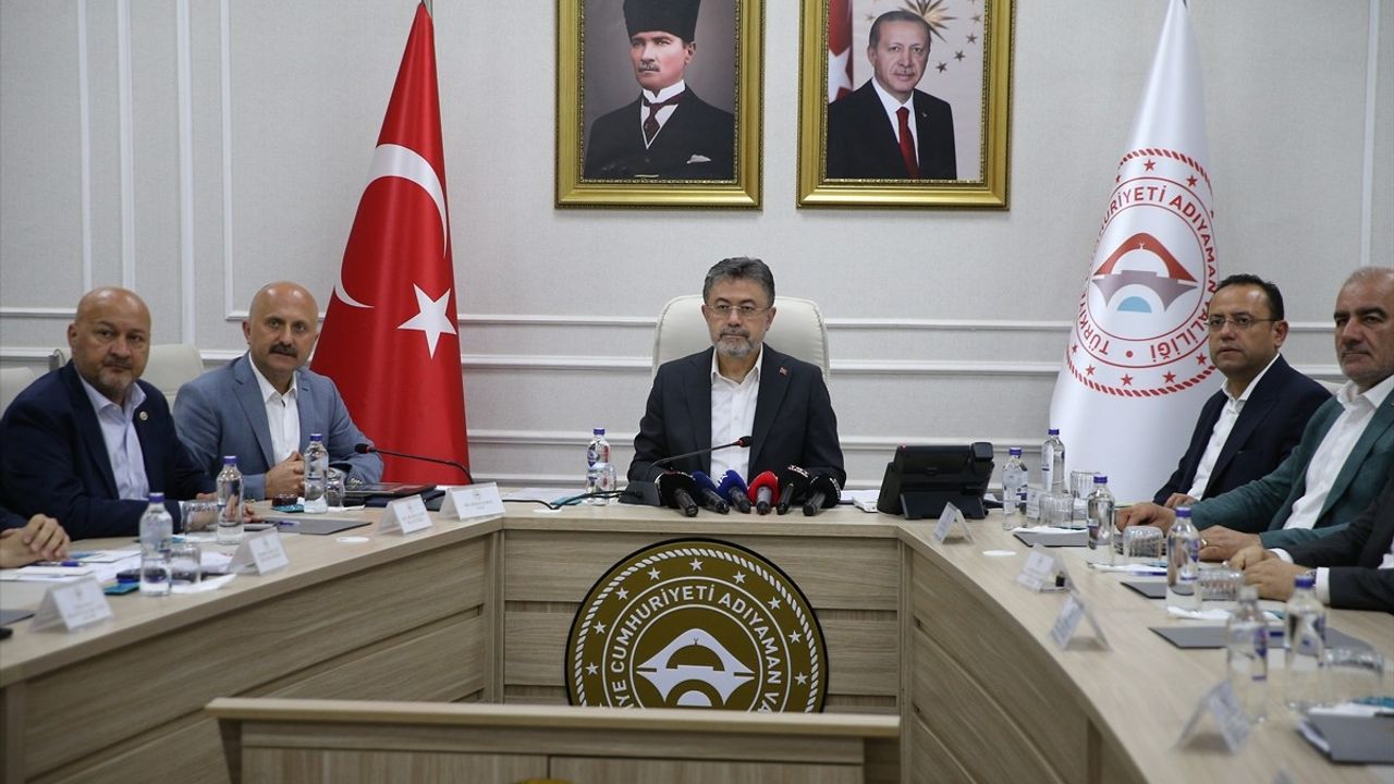 Tarım ve Orman Bakanı Yumaklı, Adıyaman&#39;da Sektör Paydaşlarıyla Buluştu