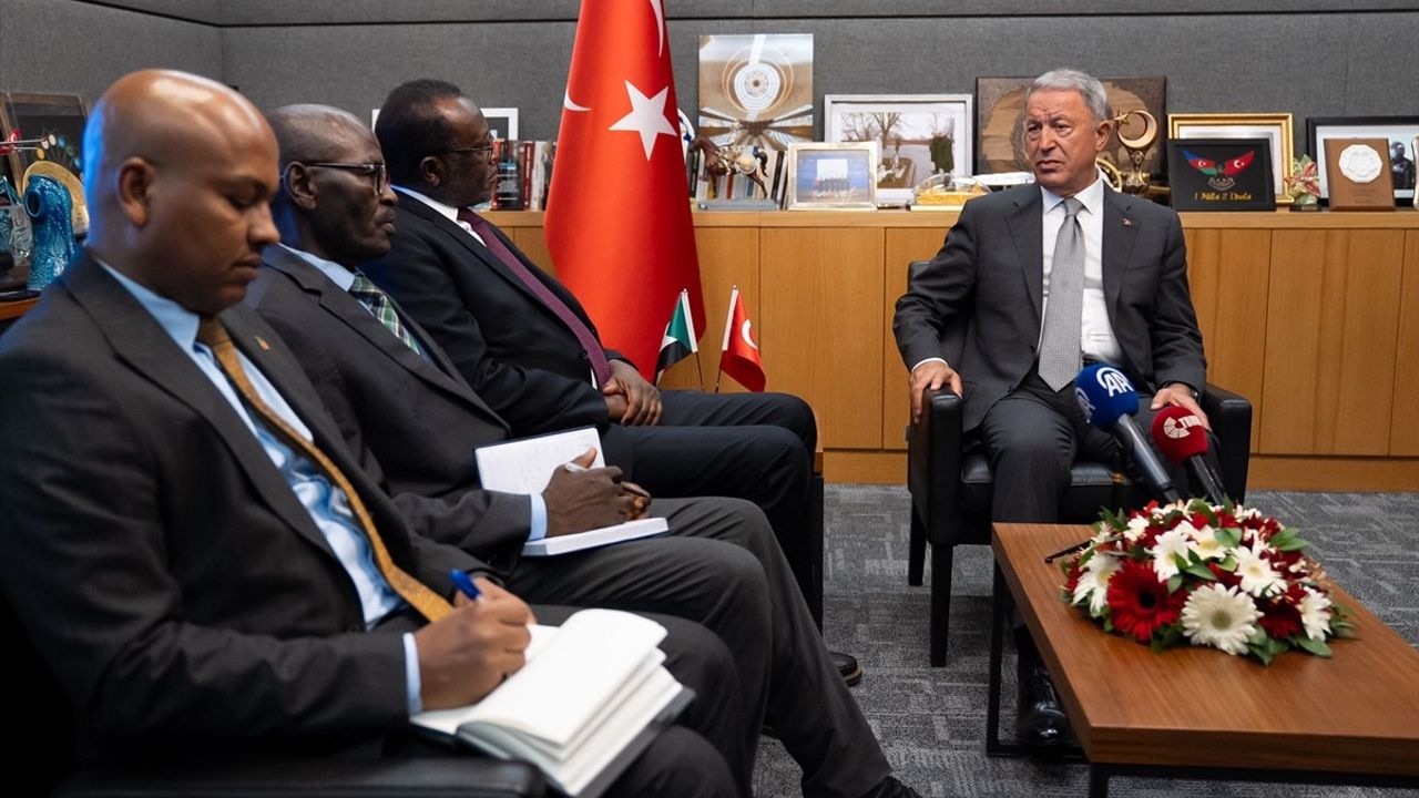 TBMM Savunma Komisyonu Başkanı Akar, Sudan Büyükelçisi ile Görüştü