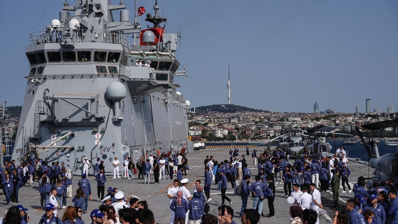 TCG Anadolu'nun İstanbul'a Zafer Yolculuğu