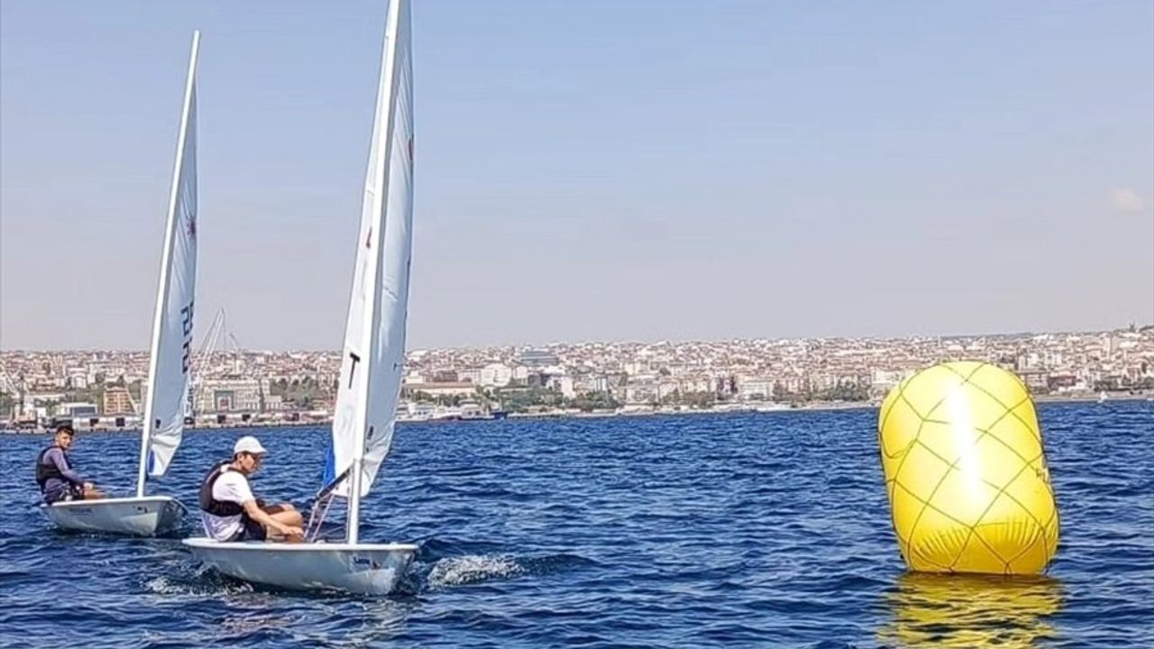 Tekirdağ'da Heyecan Verici Zafer Kupası Yelken Yarışları