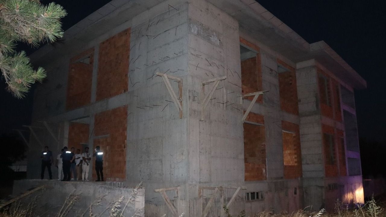 Tekirdağ'da Kayıp Kişinin Kredi Kartı ve Telefonunu Çalan İki Zanlı Tutuklandı